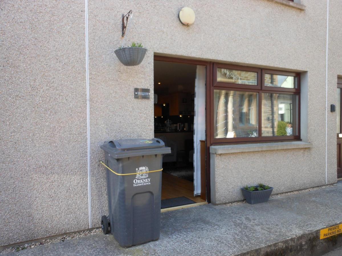 Orkneyinga Apartment เคิร์กวอลล์ ภายนอก รูปภาพ