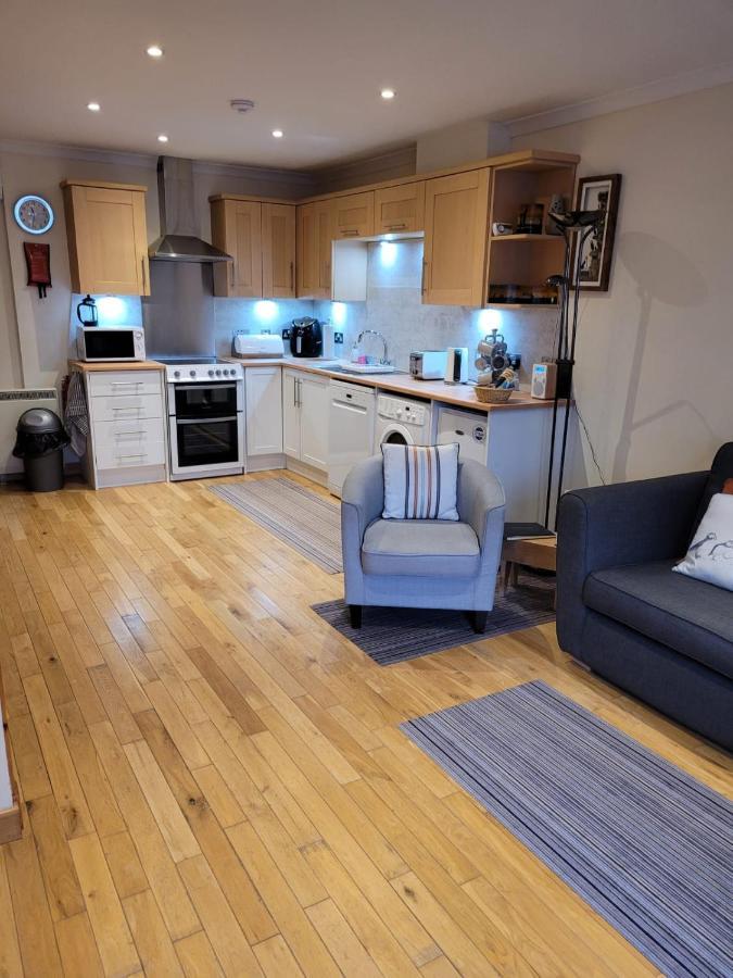 Orkneyinga Apartment เคิร์กวอลล์ ภายนอก รูปภาพ